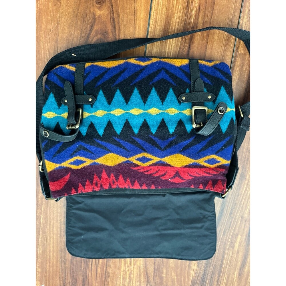 Pendleton Messenger Bag - Picture 2 of 4